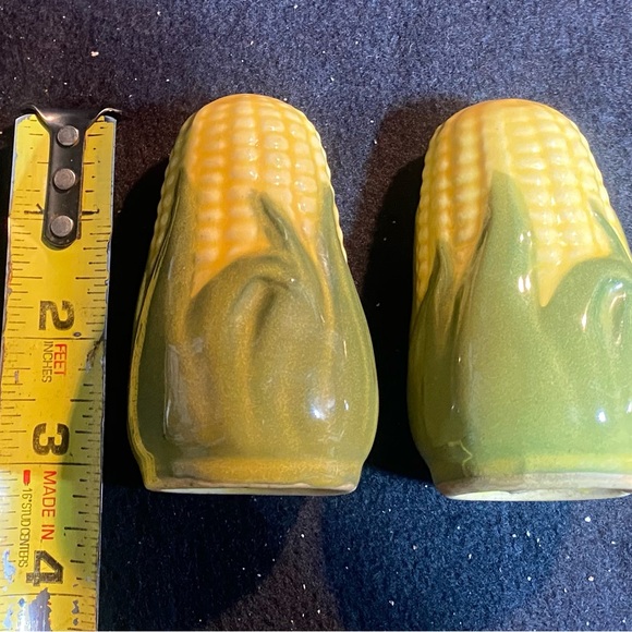 VTG Shawnee Pottery Corn King Salt & Pepper Shakers 3 1/2" - Picture 4 of 4